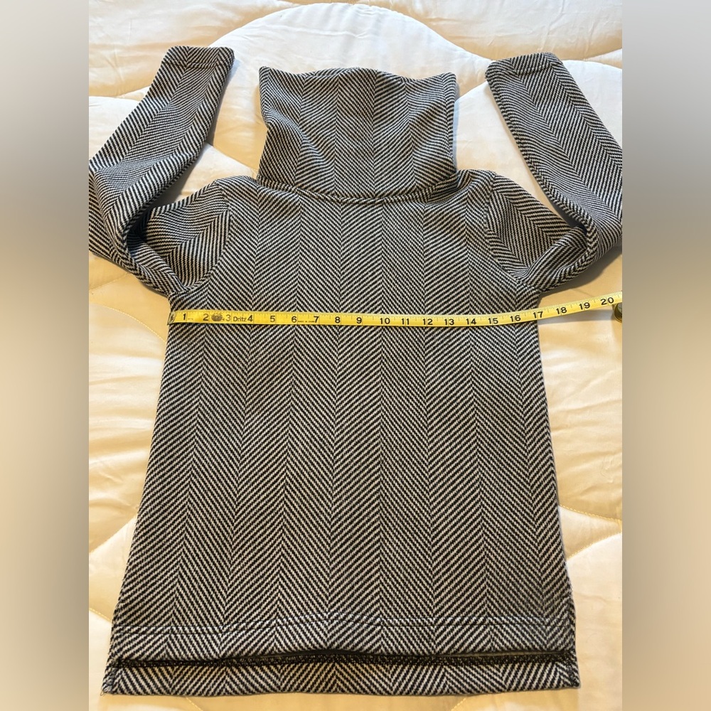 Super Soft & Comfy! J Crew Herringbone Funnel Neck Sweatshirt (Black and White) - Picture 6 of 11